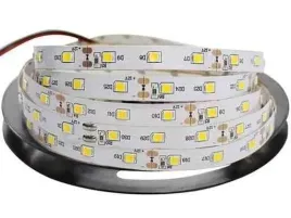 tasma-pasek-led-12v-250-cm-ciepla-barwa-swiatla-na-sciane-eko-light