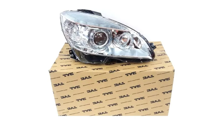 reflektor-tyc-20-12979-15-2-strona-zabudowy-prawa