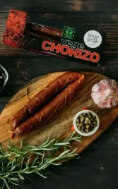vege-chorizo-hiszpanska-roslinna-kielbasa-weganska-200g-vege-smak