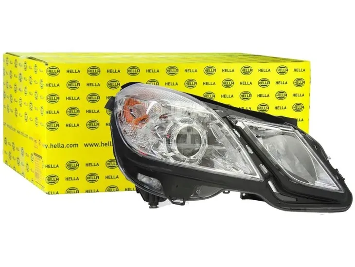 reflektor-hella-1el-010-800-021-informacje-dodatkowe-silniki-regulacji-w-zestawie-zarowki-w-zestawie