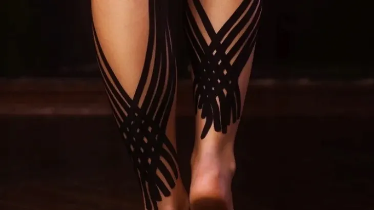 plastry-rea-tape-pattern-kinesiotaping-tasmy-pro-model-plastry-rea-tape-pattern-kinesiotaping-tasmy-pro
