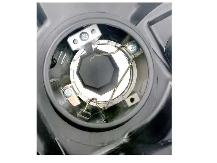 reflektor-tyc-20-0307-05-2-jakosc-czesci-zgodnie-z-gvo-q-oryginal-z-logo-producenta-czesci-oem-oes
