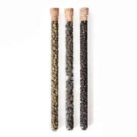 gourmet-mlynek-do-przypraw-z-pieprzem-microplane