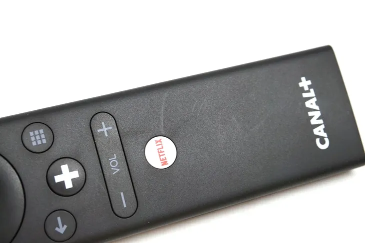 pilot-dekoder-android-hy4001-hy4001cd-canal-box-online-4k-netflix-oryginal-cechy-dodatkowe-kompatybilnosc-3d-obsluga-napisow-polski-tekst-wbudowany-hdd