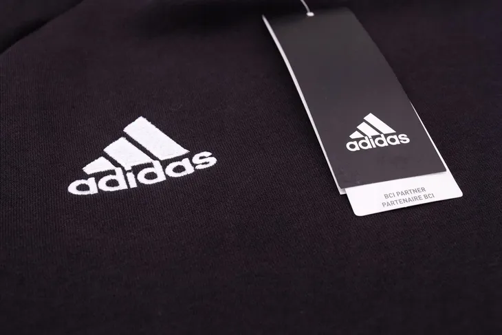 bluza-z-kapturem-adidas-core-18-junior-certyfikaty-opinie-atesty-bezpieczny-dla-dziecka