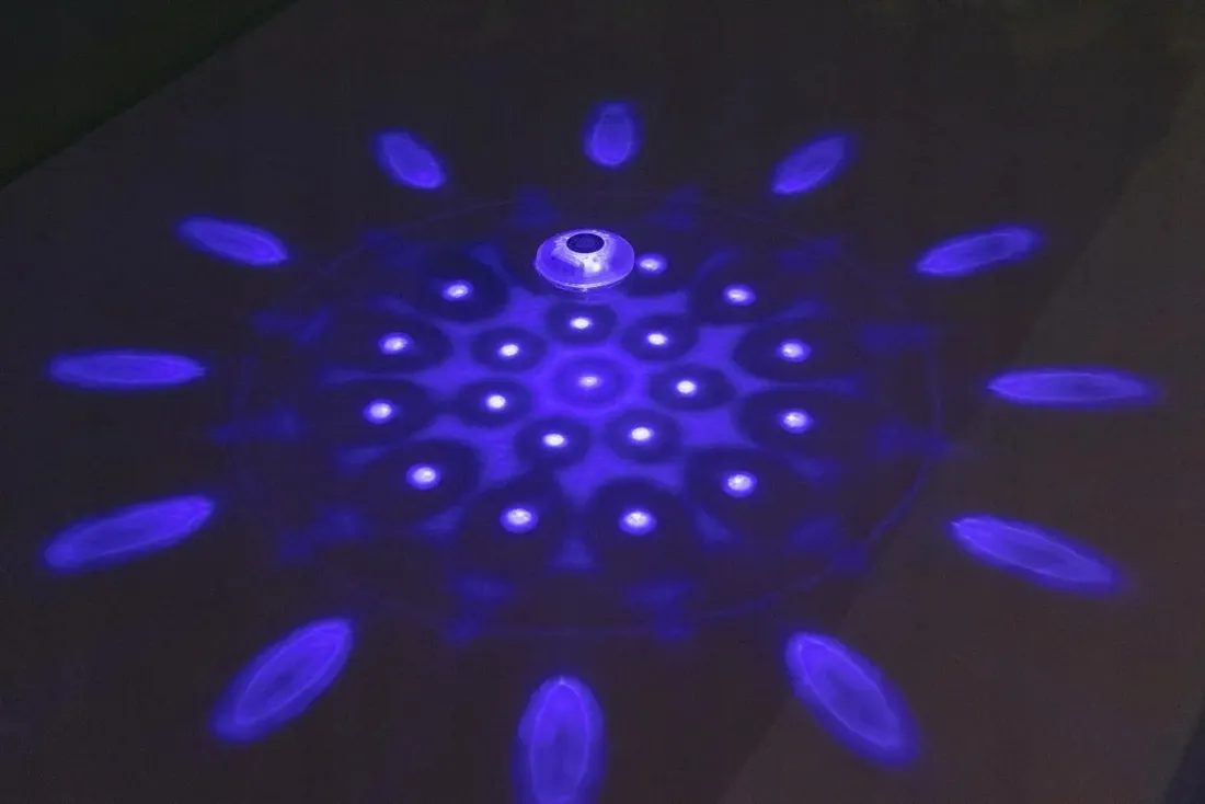 lampka-led-basenowa-bestway