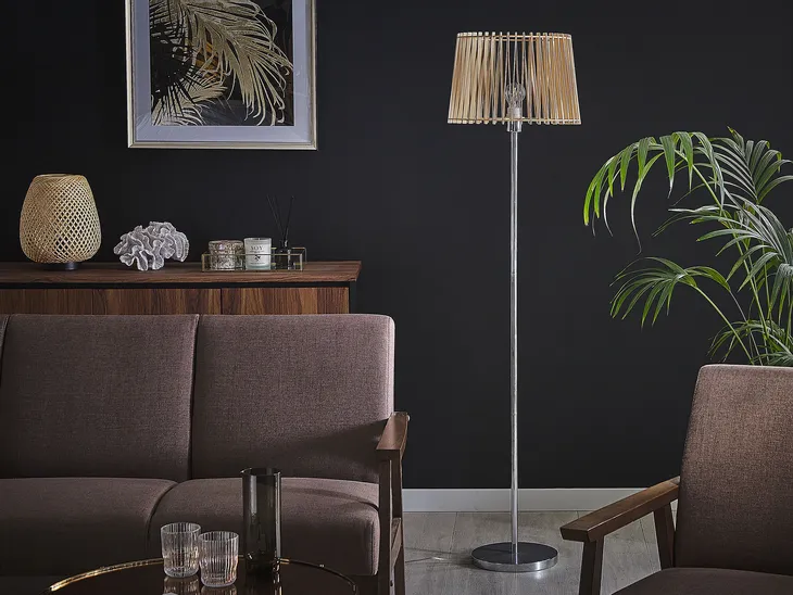 lampa-podlogowa-jasne-drewno-forge-kolor-odcienie-brazowego