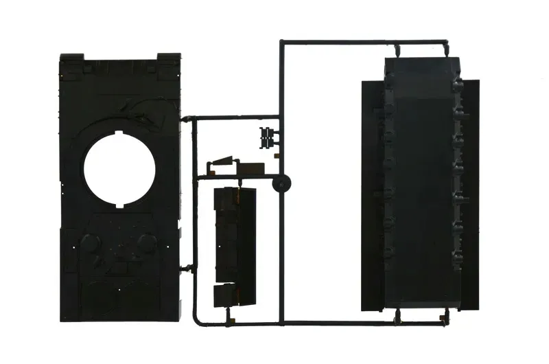 1-35-leopard-2a4-marka-italeri
