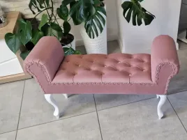 pufa-podnozek-laweczka-pikowana-w-stylu-glamour-do-salonu