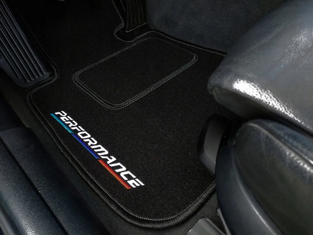 dywaniki-welurowe-bmw-6-e63-e64-2003-10-haft