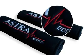nakladki-na-pasy-opel-astra-2-szt-haft-extra-design-wygoda