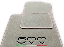 dywaniki-welurowe-fiat-500-bezowe-komplet-haft
