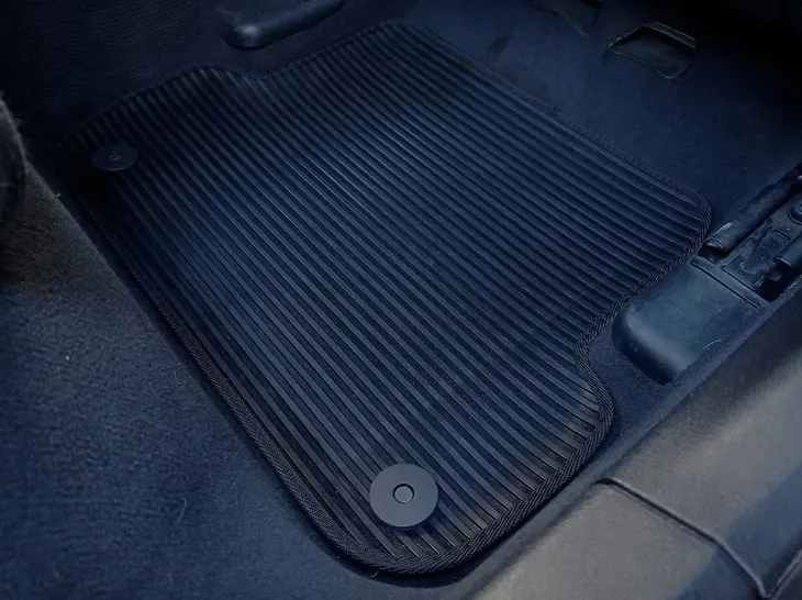 dywaniki-gumowe-vw-phaeton-2002-2016-stan-nowy-producent-lasota