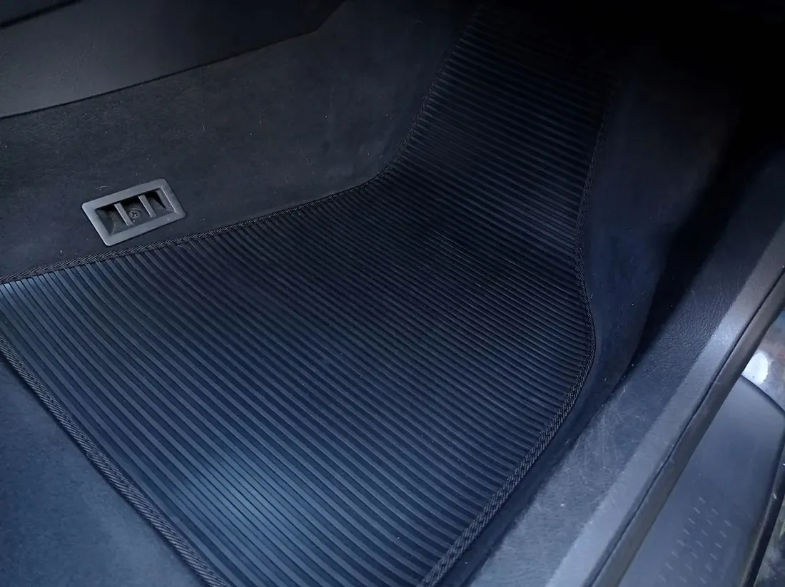 dywaniki-gumowe-do-renault-talisman-2015-