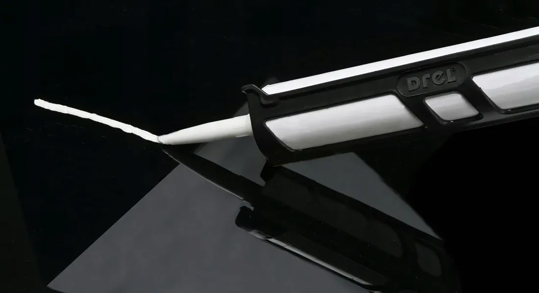 pistolet-do-silikonu-mas-drel-300