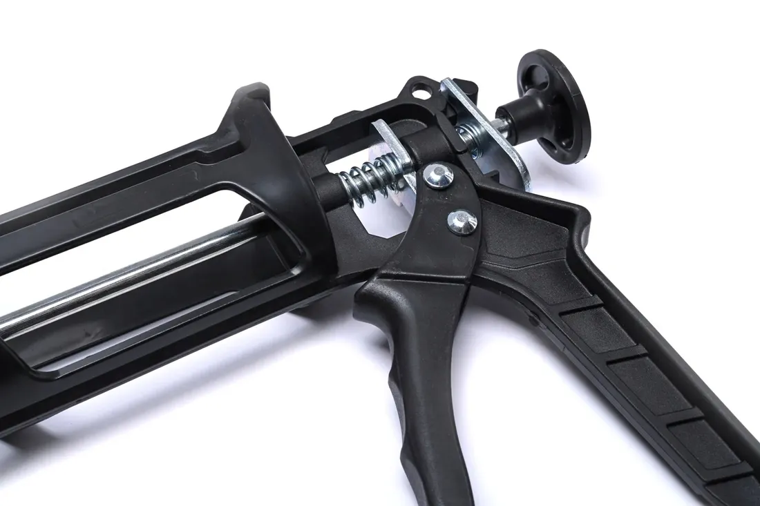 pistolet-do-silikonu-mas-drel-300-stan-nowy