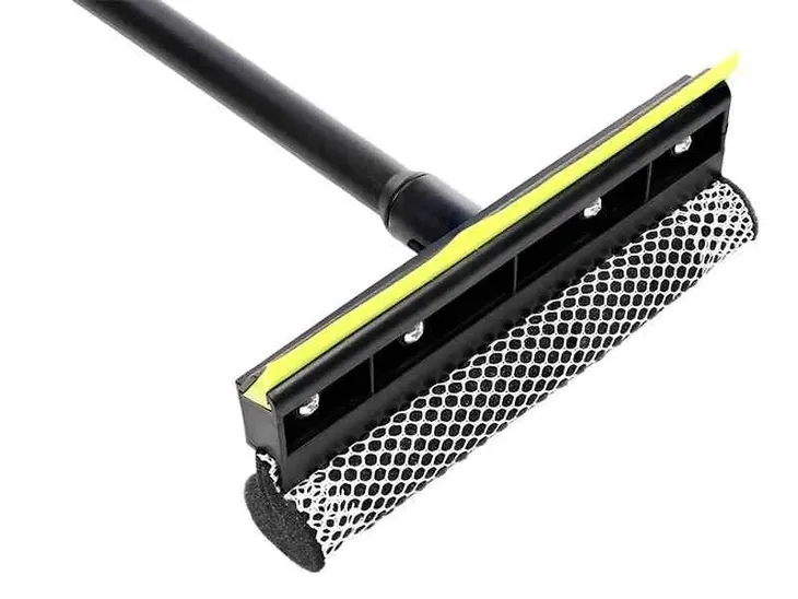 sciagaczka-do-mycia-szyb-zastosowanie-uniwersalna