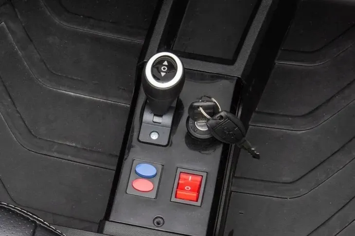 auto-na-akumulator-buggy-a033-4x4-24v-bialy-stan-nowy-maksymalne-obciazenie-120-kg