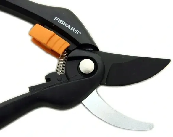 fiskars-sekator-nozycowy-singlestep-p26-stan-nowy-waga-z-opakowaniem-1-kg