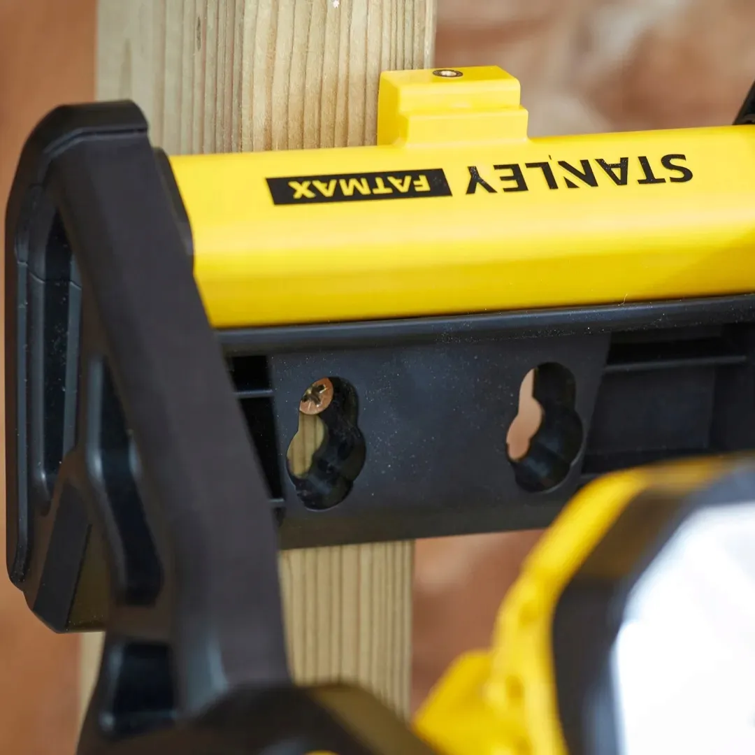 stanley-lampa-sfmcl030b-xj