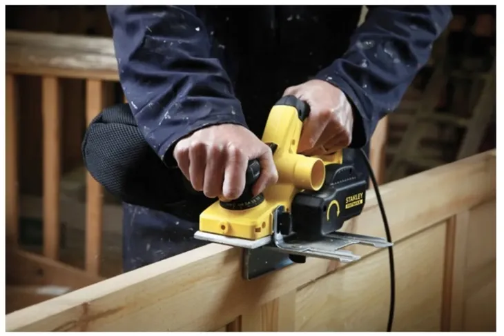 stanley-strug-750w-kod-producenta-fme630k