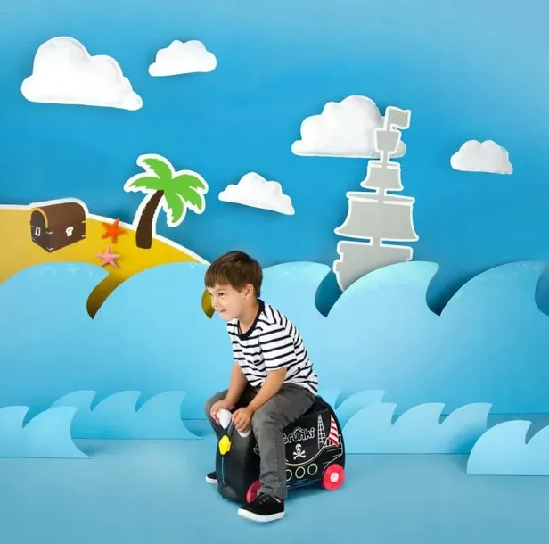 trunki-jezdzaca-walizeczka-pirat-marka-trunki
