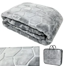 gruby-koc-akrylowy-narzuta-na-lozko-na-kanape-naroznik-cieply-pled-walizka