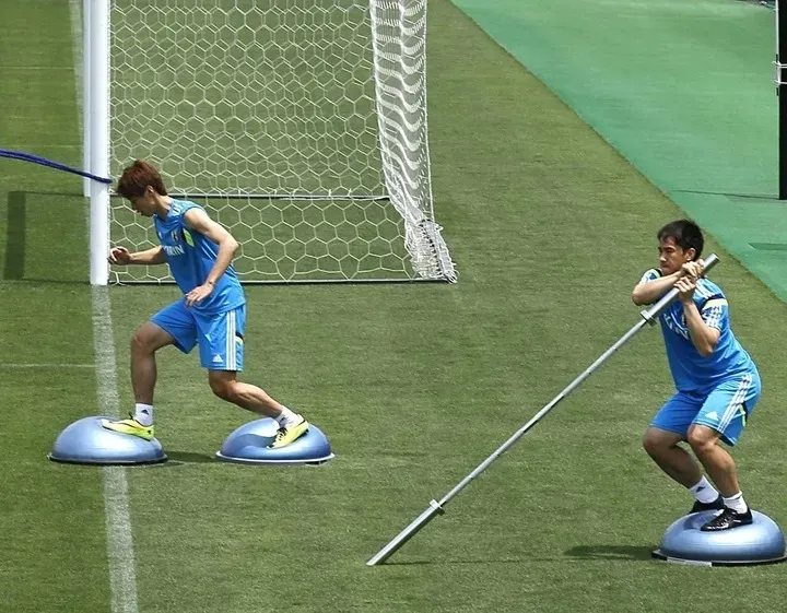 bosu-trainer-pilka-do-balansowania