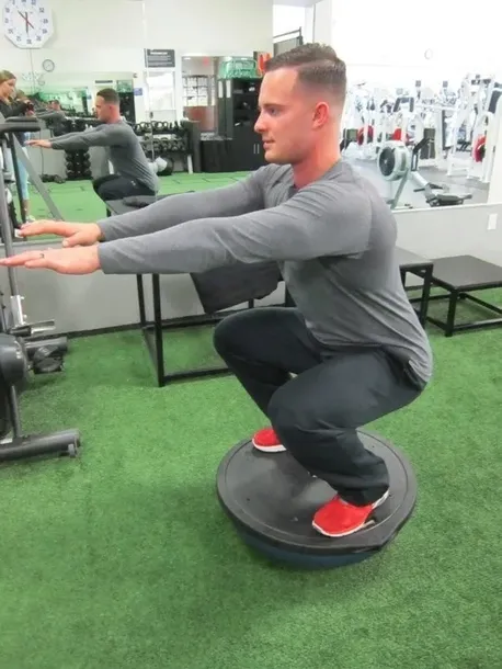 bosu-trainer-pilka-do-balansowania-marka-inna