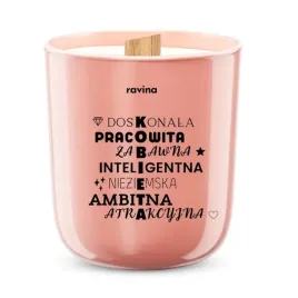 kobieta-swieca-na-prezent-swieczka-perfumowana-walentynki-mademoiselle