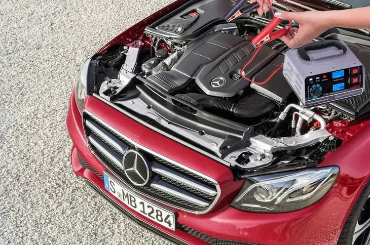 prostownik-samochodowy-do-akumulatorow-24v-12v-30a-model-prostownik-do-akumulatorow-stan-nowy