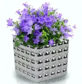 oslonka-ceramiczna-kwadratowa-srebrna-ozdobna-na-kwiaty-oslonka-15-cm