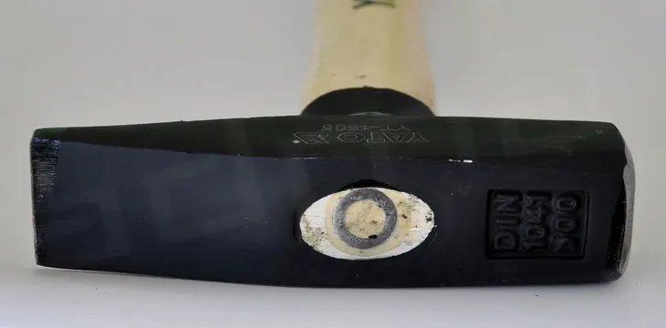 mlotek-slusarski-500g-stan-nowy-dlugosc-trzonka-290-mm