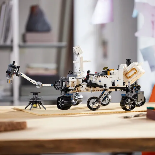 lego-technic-nasa-mars-rover-perseverance-42158-material-plastik
