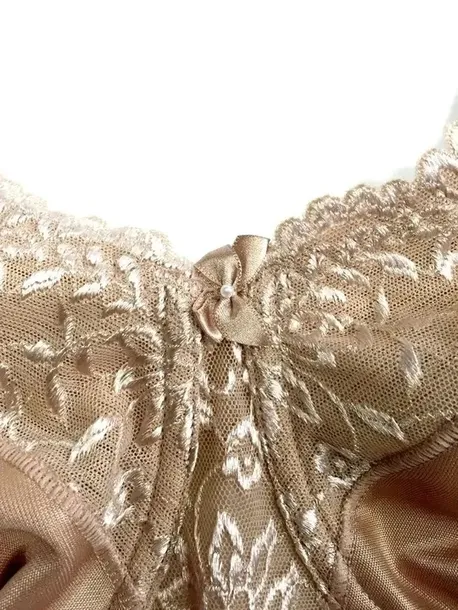 biustonosz-minimizer-triumph-ladyform-soft-w-x-75g-wzor-dominujacy-kwiaty