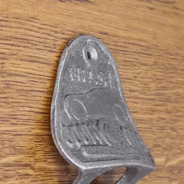 otwieracz-do-butelek-scienny-goodwood-marka-rustykalne-uchwyty