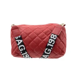 torebka-mala-kosmetyczka-pikowana-na-ramie-czerwona