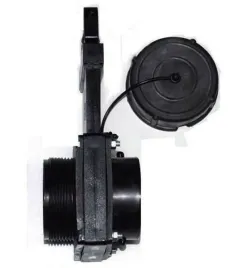 spust-do-wody-ze-zbiornika-w-przyczepie-kamperze