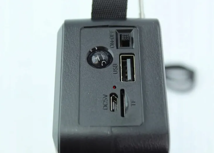 radio-glosnik-bluetooth-solar-usb-karta-tf-zlacza-czytnik-kart-pamieci-miniusb