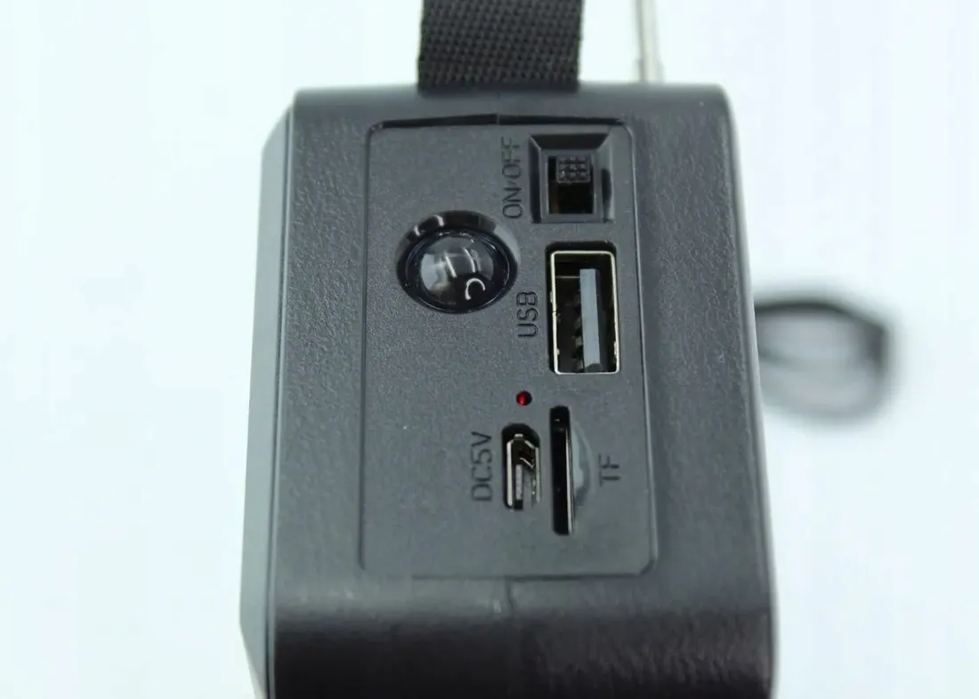 radio-glosnik-bluetooth-solar-usb-karta-tf-stan-nowy