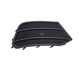 audi-q3-8u-15-18-atrapa-kratka-zderzaka-prawa-8u0807682q4u8