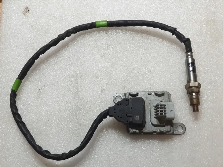 sonda-lambda-czujnik-nox-trafic-1-6dci-227905433r-stan-nowy-numer-katalogowy-oryginalu-227905433r