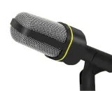 ak143c-mikrofon-z-uchwytem-statyw-waga-z-opakowaniem-0-15-kg