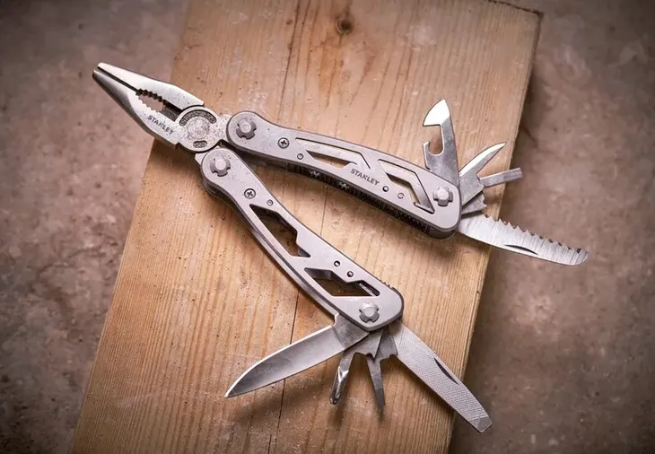 multitool-stanley-12-w-1-waga-0-5-g