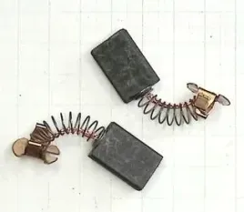 szczotki-do-pilarki-stolowej-dewalt-dwe7485