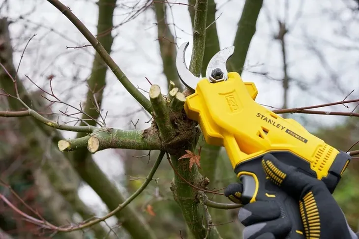 sekator-akumulatorowy-stanley-fatmax-sfmcpp32m1-marka-stanley