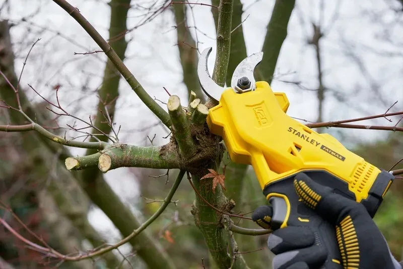 sekator-akumulatorowy-stanley-fatmax-sfmcpp32m1