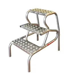 faraone-lekka-poldrabina-schody-o-glebokim-stopniu