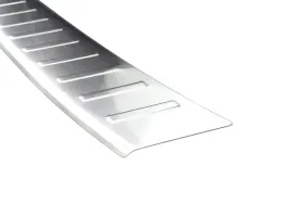 nakladka-listwa-ochronna-na-tylny-zderzak-do-volvo-xc70-i-2004-2007-kombi