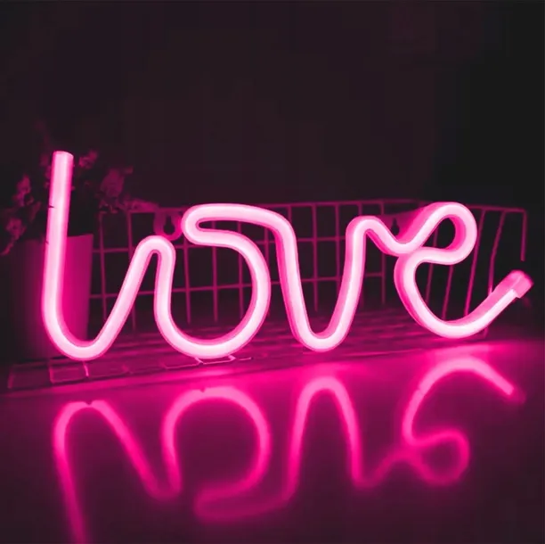 zd79b-neon-led-napis-love-rodzaj-gwintu-zintegrowane-zrodlo-led